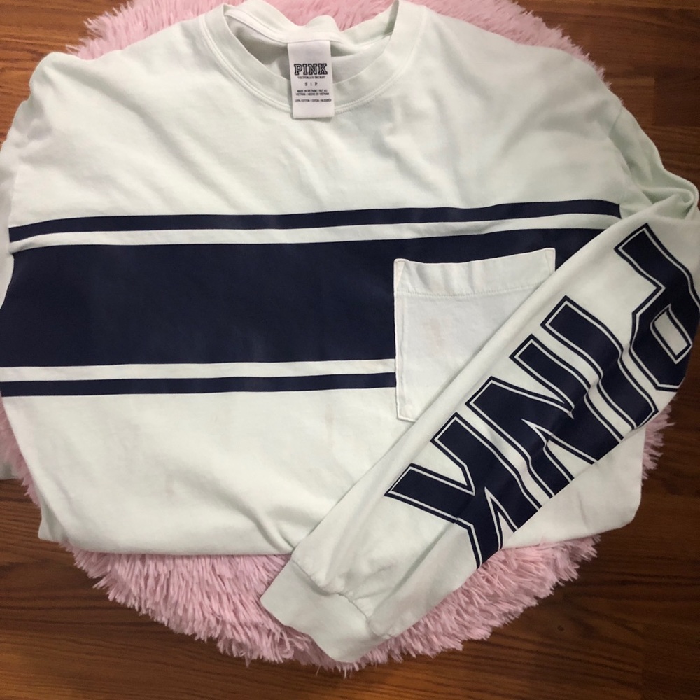 LPINK VICTORIAS SECRET LONG SLEEVED LOGO SHIRT